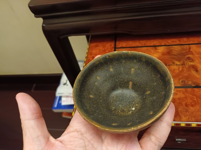 古玩陶瓷醬釉盞真品鑒賞圖