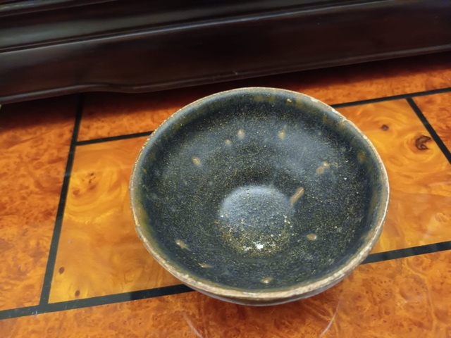 古玩陶瓷醬釉盞真品鑒賞圖