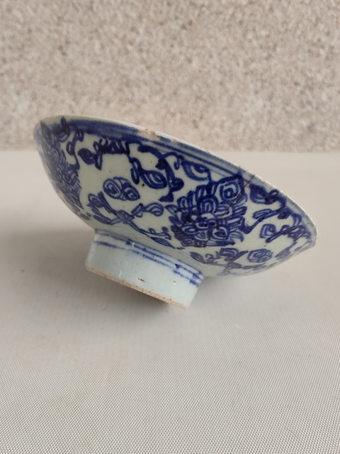 古玩陶瓷青花纏枝花卉紋高足碗拍賣，當前價格260元