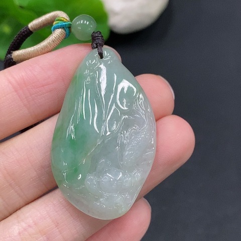 古玩玉器258天然翡翠年年有余掛件拍賣,當前價格380元