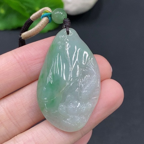 古玩玉器258天然翡翠年年有余掛件拍賣,當前價格380元