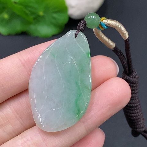 古玩玉器258天然翡翠年年有余掛件拍賣,當前價格380元