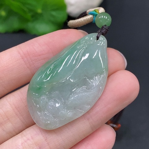古玩玉器258天然翡翠年年有余掛件拍賣,當前價格380元