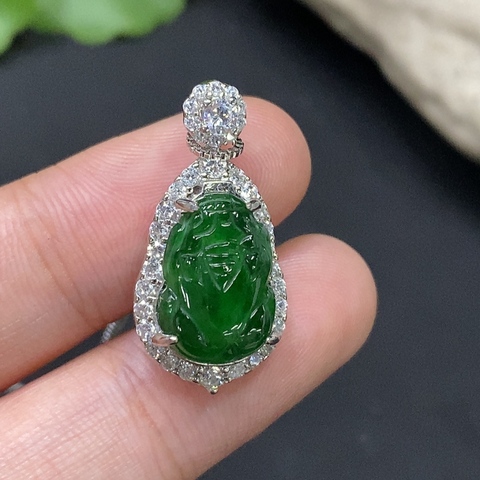 古玩玉器260天然翡翠掛件拍賣,當前價格258元