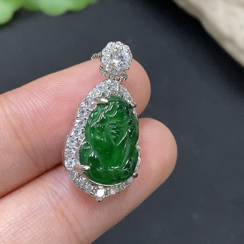 古玩玉器260天然翡翠掛件拍賣,當前價格258元