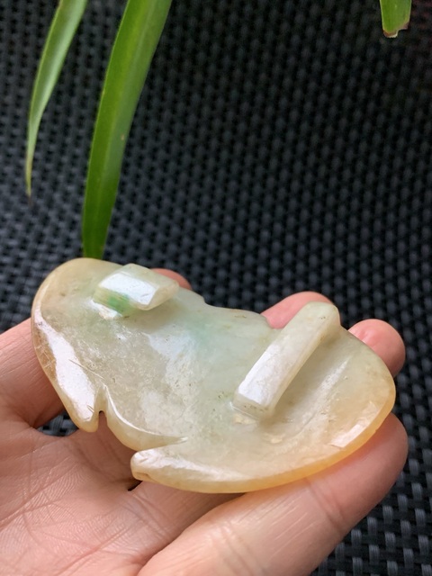古玩玉器清代翡翠雕“福意綿綿”帶扣拍賣(mài)，當(dāng)前價(jià)格46000元
