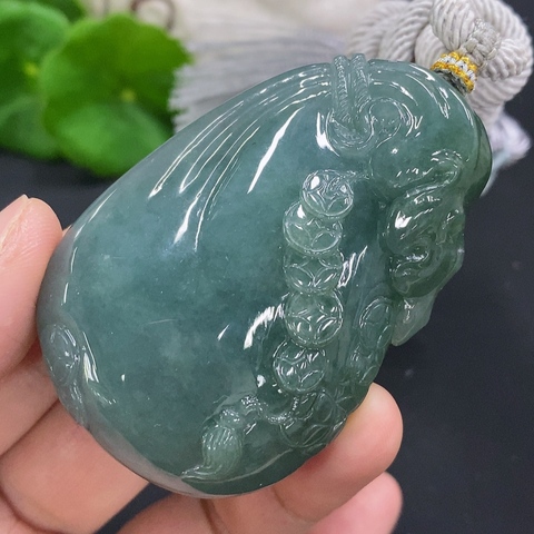 古玩玉器265天然翡翠錢(qián)袋掛件拍賣(mài)，當(dāng)前價(jià)格380元