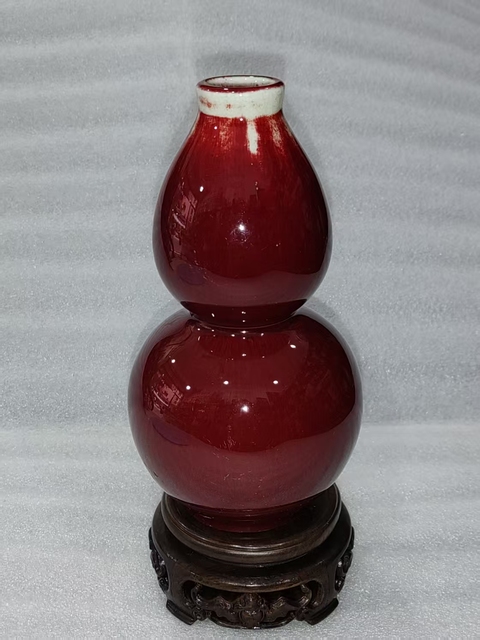 紅釉葫蘆瓶拍賣，當前價格888元