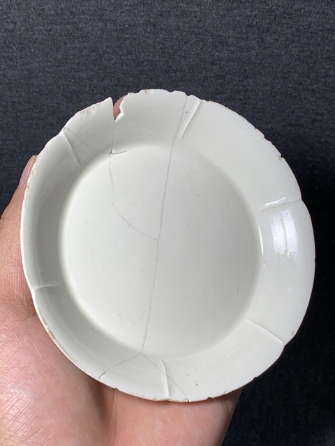 古玩陶瓷宋代五大名窯之一定窯白瓷六出筋洗拍賣,當前價格5980元