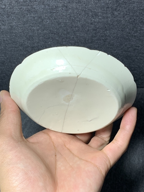 古玩陶瓷宋代五大名窯之一定窯白瓷六出筋洗拍賣,當前價格5980元