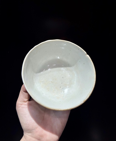 古玩陶瓷晚明白釉茶碗拍賣,當前價格400元