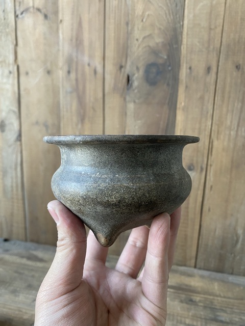 古玩陶瓷褐釉三足爐真品鑒賞圖