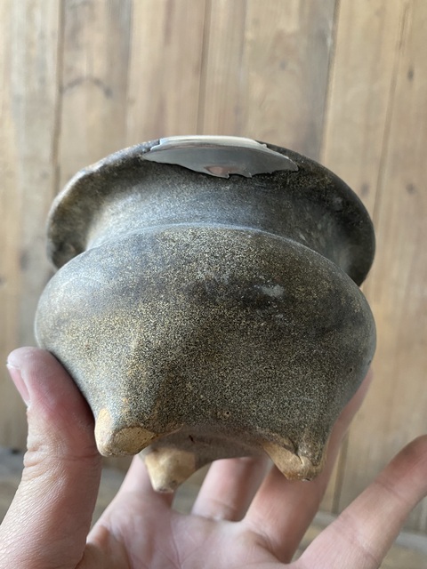古玩陶瓷褐釉三足爐真品鑒賞圖
