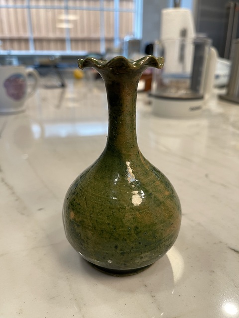 古玩陶瓷綠釉花口瓶真品鑒賞圖