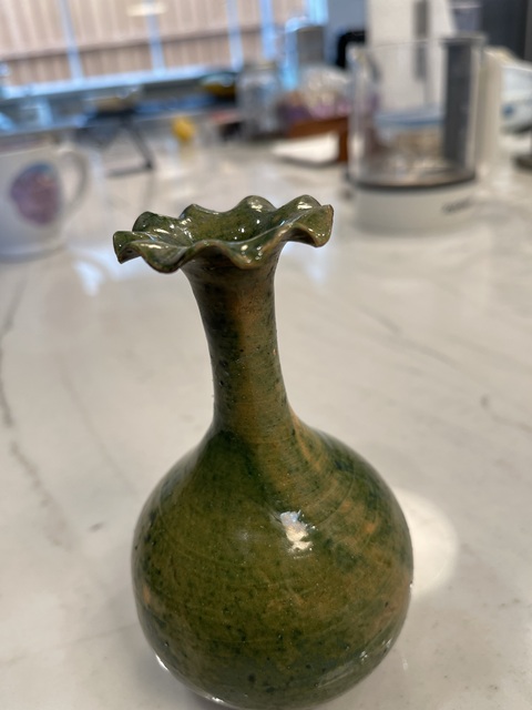 古玩陶瓷綠釉花口瓶真品鑒賞圖