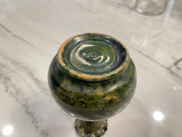 古玩陶瓷綠釉花口瓶真品鑒賞圖