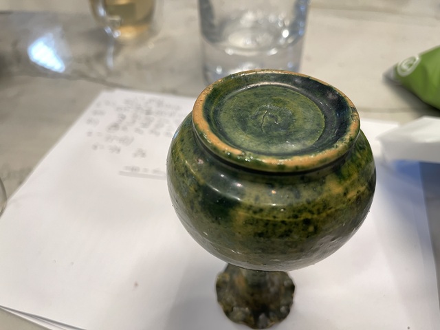 古玩陶瓷綠釉花口瓶真品鑒賞圖