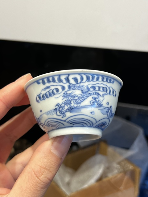 古玩陶瓷青花魚化龍杯真品鑒賞圖