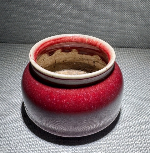 古玩陶瓷紅釉水呈真品鑒賞圖