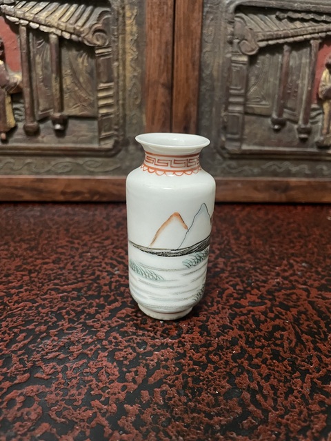 古玩陶瓷劉海戲金蟾粉彩瓶拍賣,當(dāng)前價(jià)格2200元