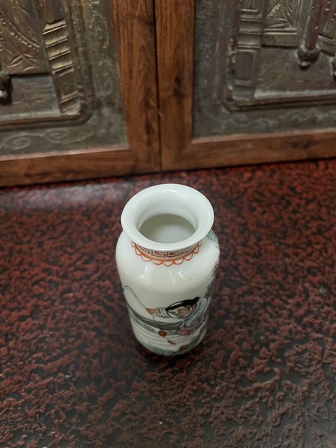 古玩陶瓷劉海戲金蟾粉彩瓶拍賣,當(dāng)前價(jià)格2200元
