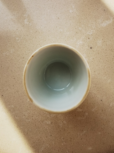 古玩陶瓷獅紋礬紅杯真品鑒賞圖