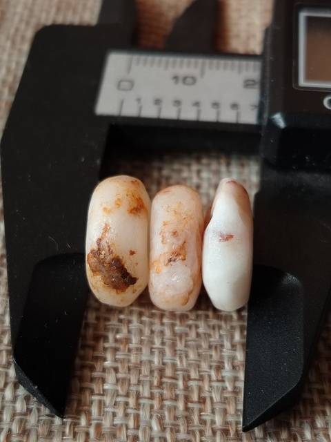 古玩玉器高古天然瑪瑙珠3顆拍賣,當前價格99元