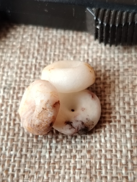 古玩玉器高古天然瑪瑙珠3顆拍賣,當前價格99元