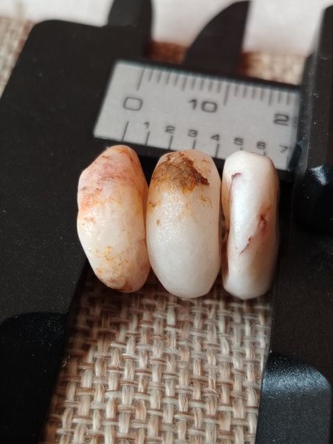 古玩玉器高古天然瑪瑙珠3顆拍賣,當前價格99元