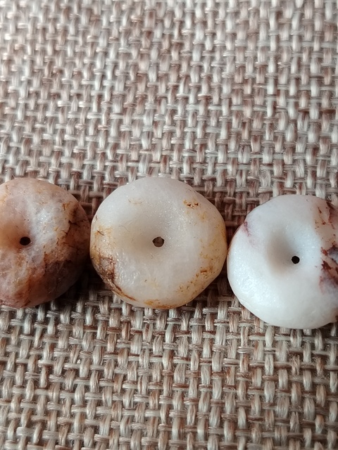 古玩玉器高古天然瑪瑙珠3顆拍賣,當前價格99元
