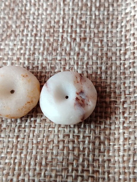 古玩玉器高古天然瑪瑙珠3顆拍賣,當前價格99元