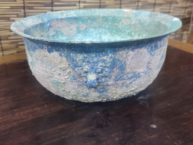 古玩銅器銅盆真品鑒賞圖