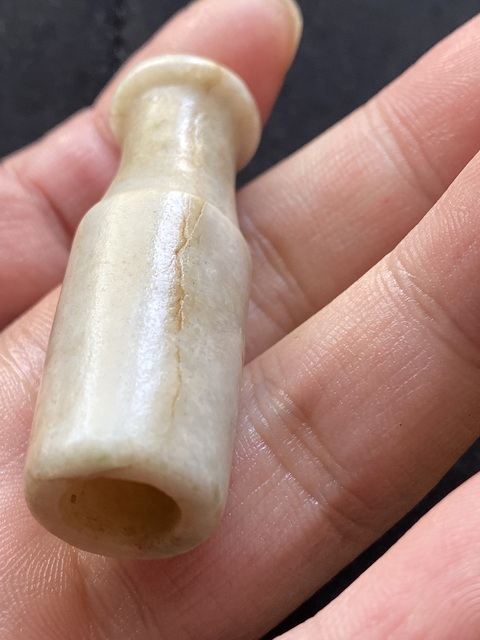 古玩玉器清代翡翠雕“素紋煙嘴”拍賣(mài),當(dāng)前價(jià)格1280元