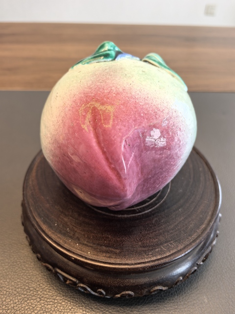 古玩陶瓷清末民初·粉彩壽桃擺件拍賣,當前價格1650元