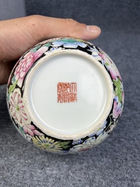 古玩陶瓷墨地粉彩百花不落地大水呈拍賣,當前價格3988元