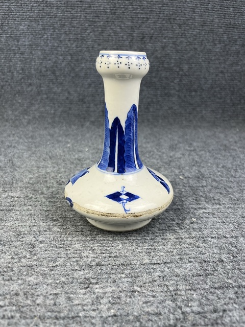 古玩陶瓷青花芭蕉博古花卉紋蒜頭瓶拍賣,當前價格2888元