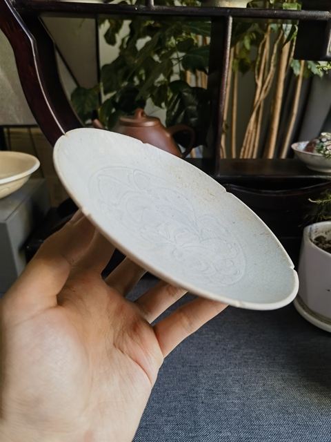 古玩陶瓷【精品】南宋湖田窯刻花葵口盤拍賣,當前價格0元