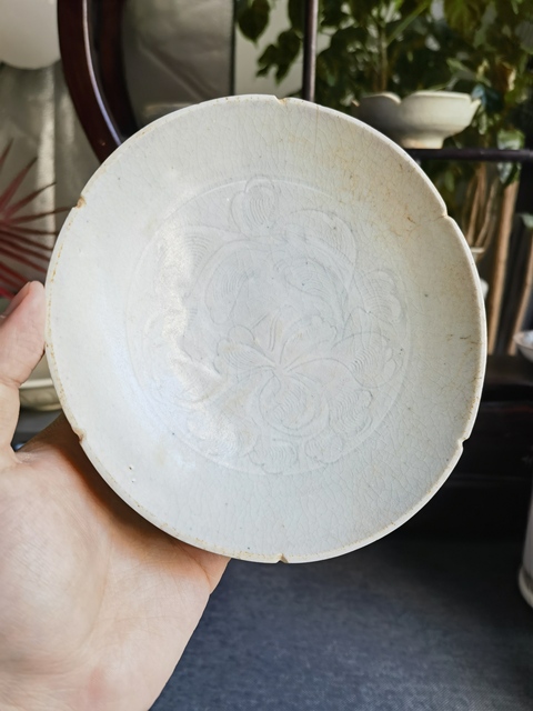 古玩陶瓷【精品】南宋湖田窯刻花葵口盤拍賣,當前價格0元