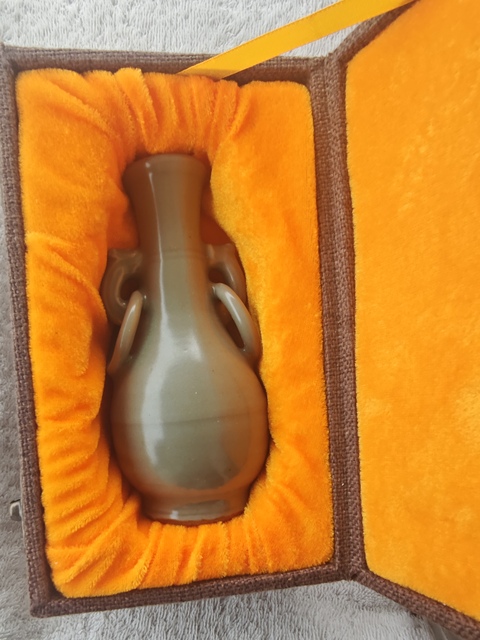 古玩陶瓷瓶拍賣，當前價格35000元