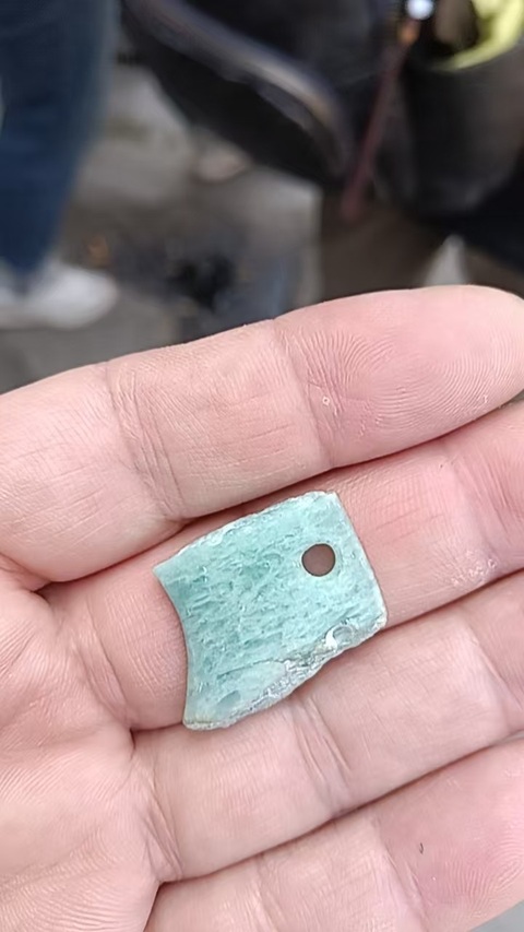 古玩玉器天河石殘片拍賣，當(dāng)前價(jià)格200元