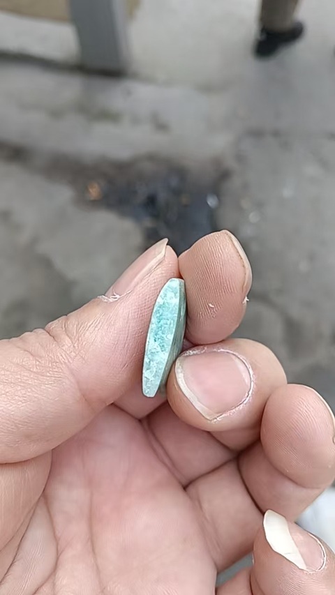 古玩玉器天河石殘片拍賣，當(dāng)前價(jià)格200元