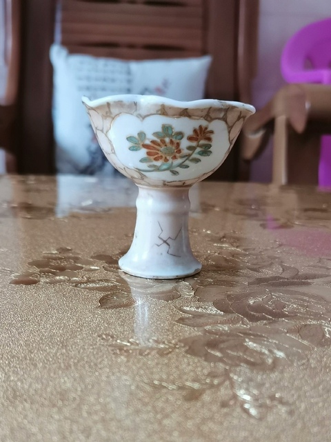 古玩陶瓷民國?描金開窗粉彩花卉花口杯拍賣,當前價格620元