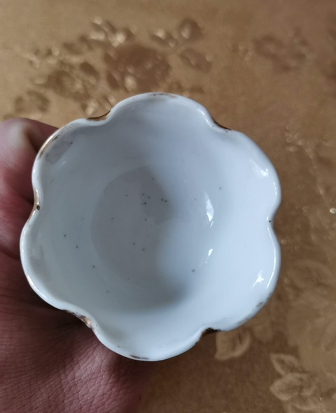 古玩陶瓷民國?描金開窗粉彩花卉花口杯拍賣,當前價格620元