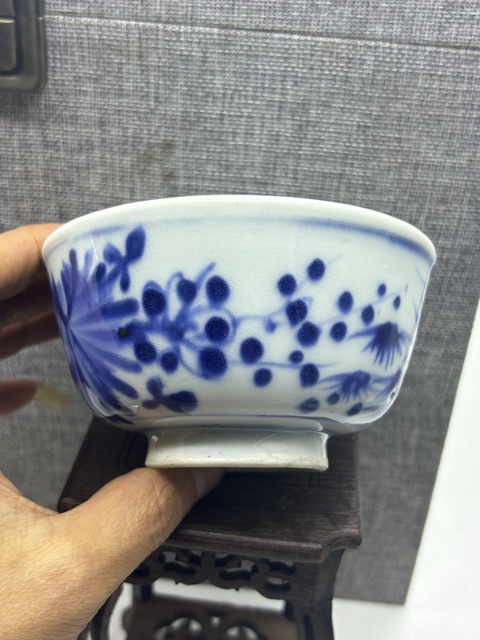 古玩陶瓷清代.梅蘭菊青花茶碗拍賣，當(dāng)前價(jià)格250元