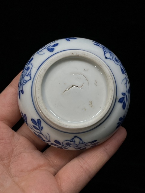 古玩陶瓷康熙花卉紋青花印泥盒拍賣,當(dāng)前價格5800元