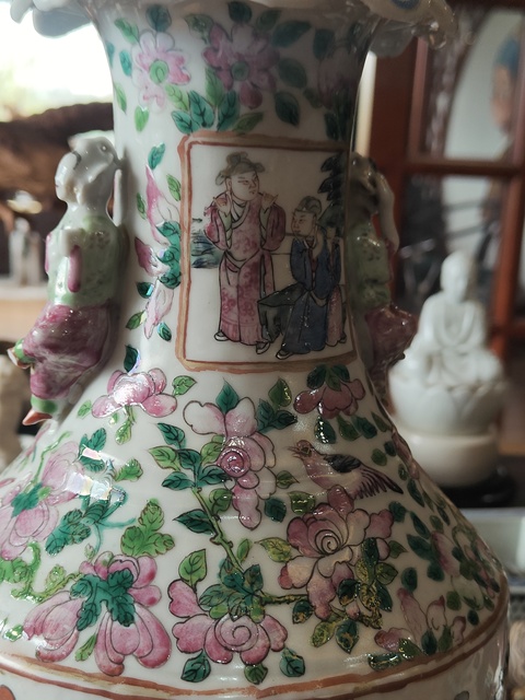 古玩陶瓷清同治 粉彩人物紋雙耳瓶真品鑒賞圖
