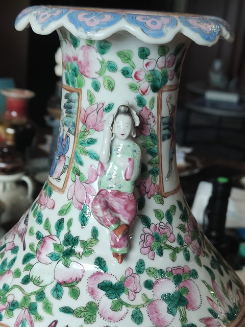 古玩陶瓷清同治 粉彩人物紋雙耳瓶真品鑒賞圖