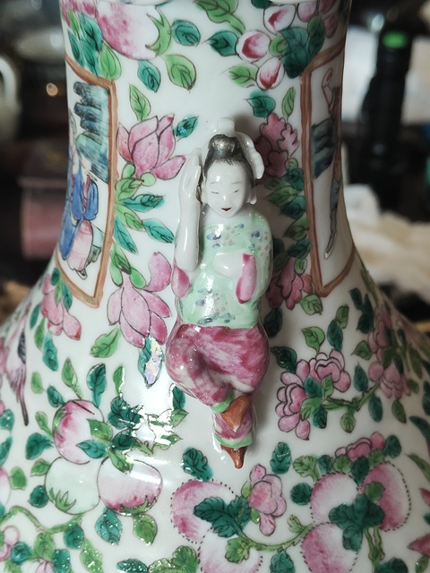 古玩陶瓷清同治 粉彩人物紋雙耳瓶真品鑒賞圖
