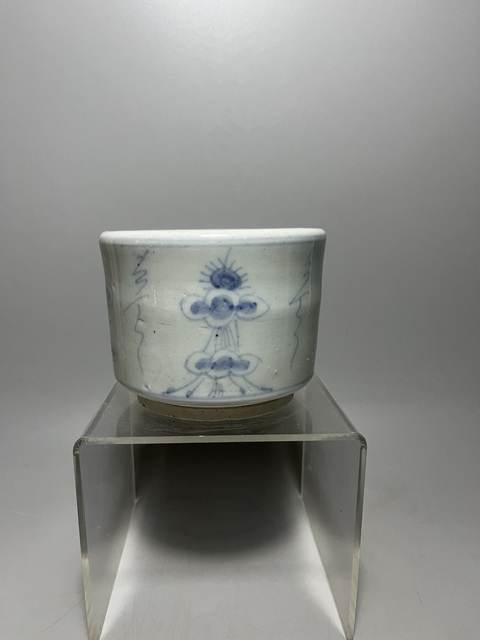 古玩陶瓷青花云紋香爐拍賣,當前價格0元