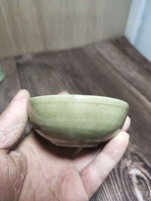 古玩陶瓷元末明初龍泉青瓷臥足杯拍賣，當前價格1800元